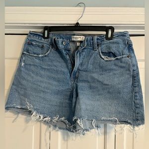 31 Abercrombie & Fitch Curve Love Denim The Baggy Short Mid Rise.